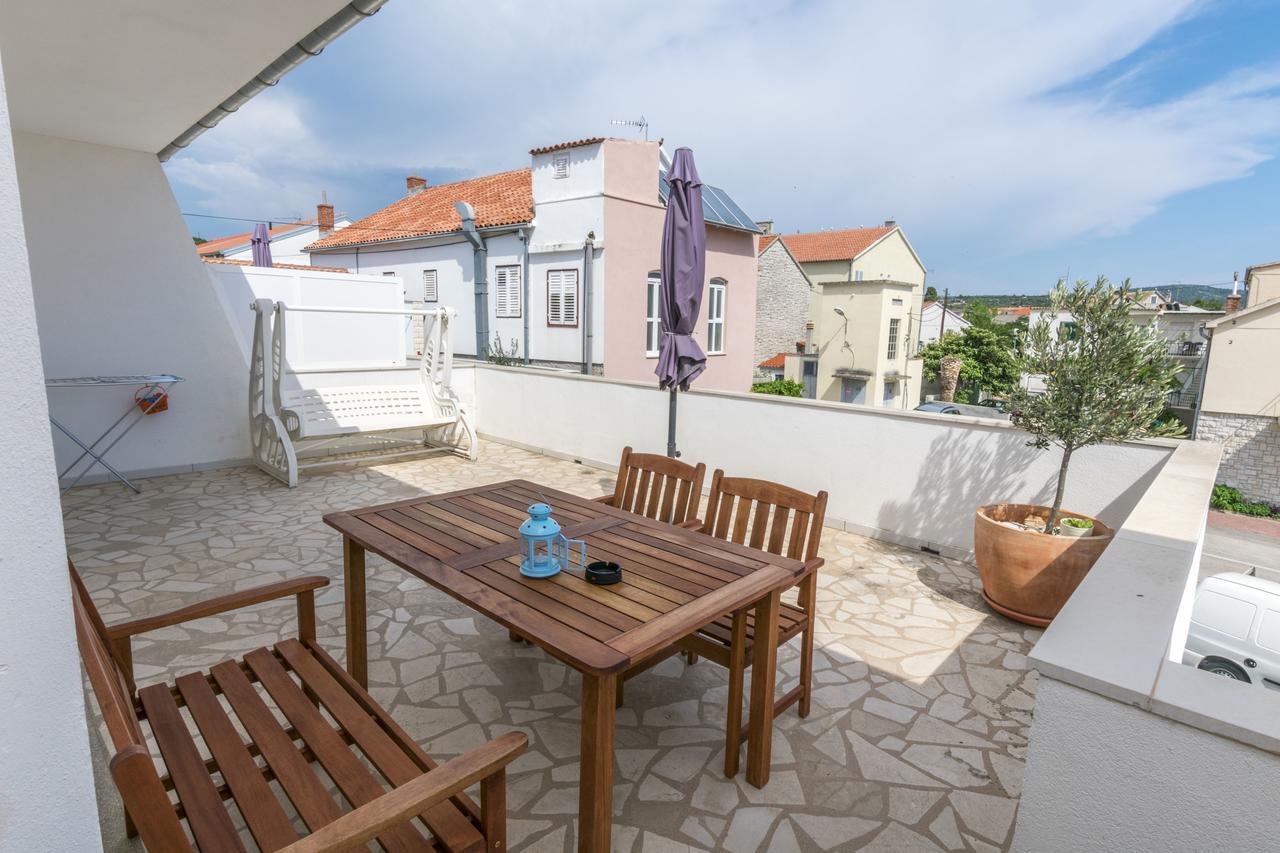 Apartments Leonardo Primosten Exterior photo
